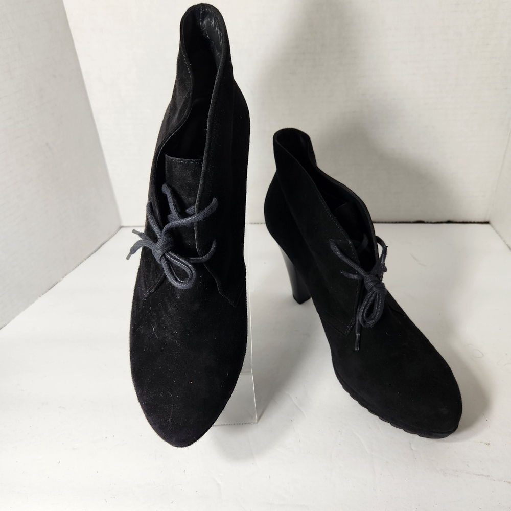 Paul Green leather heeled booties size 5.5